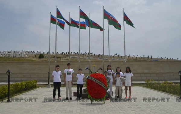 Hikmət Mirzəyev şəhid övladları ilə görüşüb - FOTO