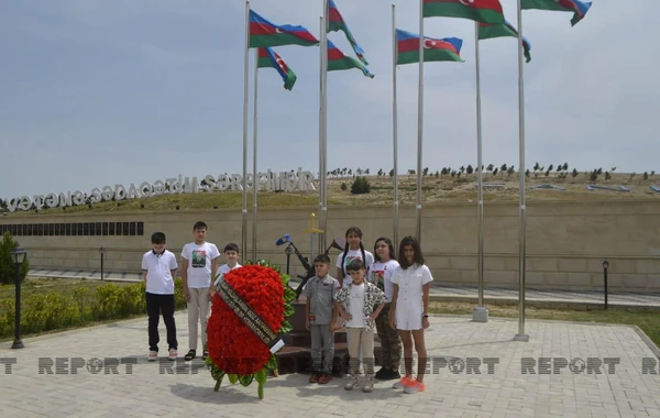 Hikmət Mirzəyev şəhid övladları ilə görüşüb - FOTO