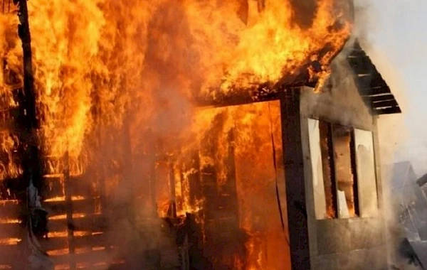 Bakıda ailə FACİƏSİ: Yeddi aylıq əkiz bacılar yanaraq öldülər, xəsarət alanlar var - YENİLƏNİB