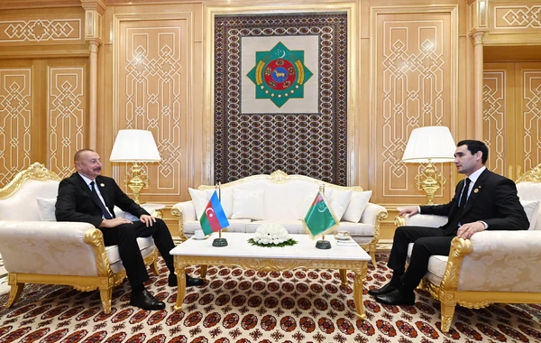Состоялась встреча президентов Азербайджана и Туркменистана - ФОТО