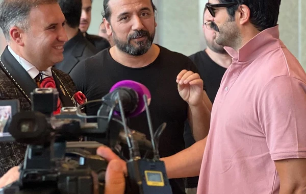 Burak Özçivit Bakıda - FOTO