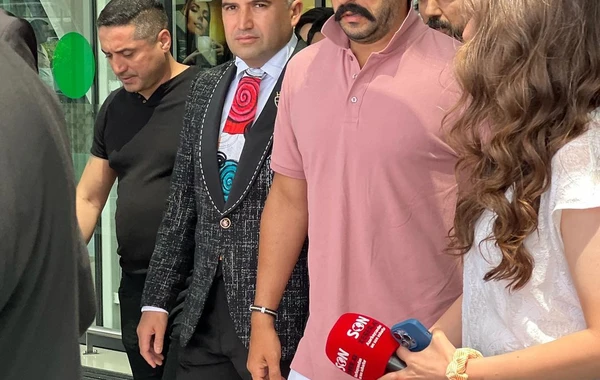 Burak Özçivit Bakıda - FOTO