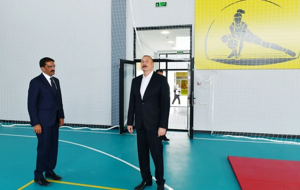 Prezident İlham Əliyev Ramana qəsəbəsində görülən abadlıq işləri ilə tanış olub - FOTO