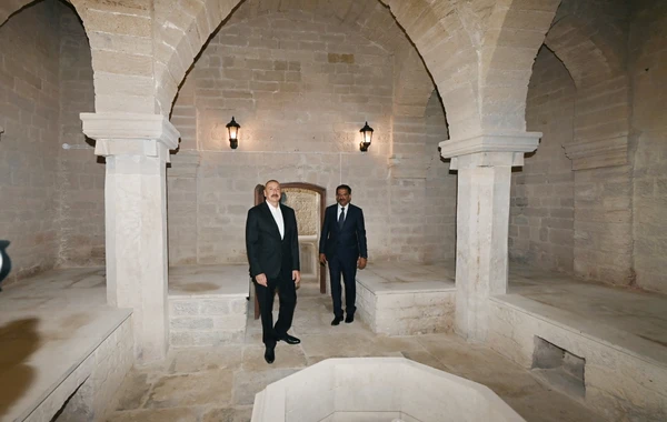 Prezident İlham Əliyev Ramana qəsəbəsində görülən abadlıq işləri ilə tanış olub - FOTO