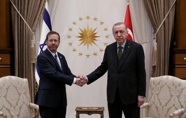 İsaak Hersoqdan Ərdoğana Qurban bayramı TƏBRİKİ