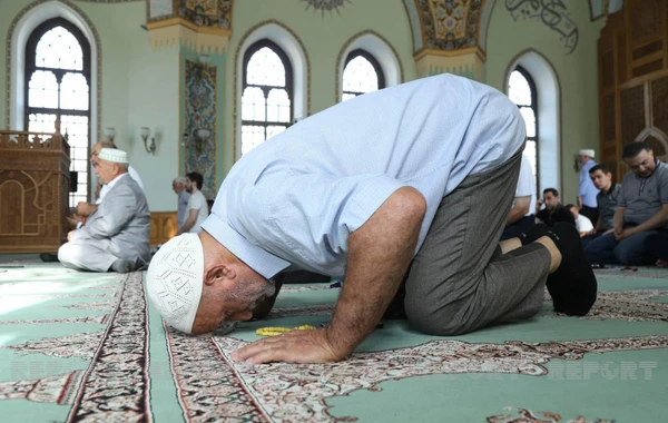 "Təzəpir" məscidində bayram namazı qılınıb - FOTO