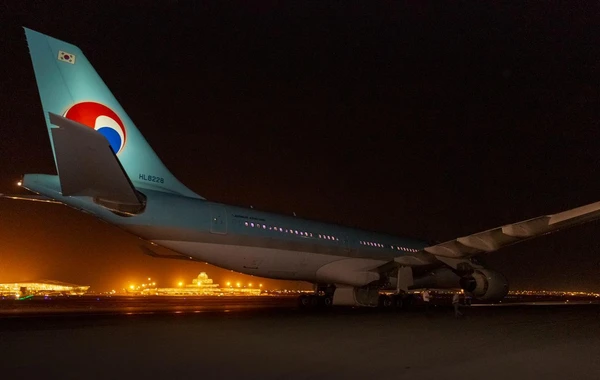 Самолет авиакомпании Korean Air совершил аварийную посадку в бакинском аэропорту - ВИДЕО