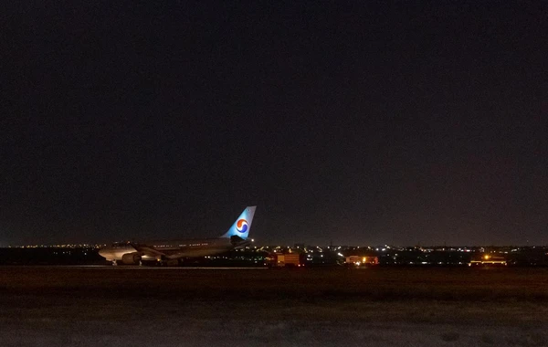 Самолет авиакомпании Korean Air совершил аварийную посадку в бакинском аэропорту - ВИДЕО