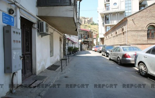 Tbilisidə Mirzə Fətəli Axundov küçəsinə yeni ünvan lövhələri vurulub - FOTO