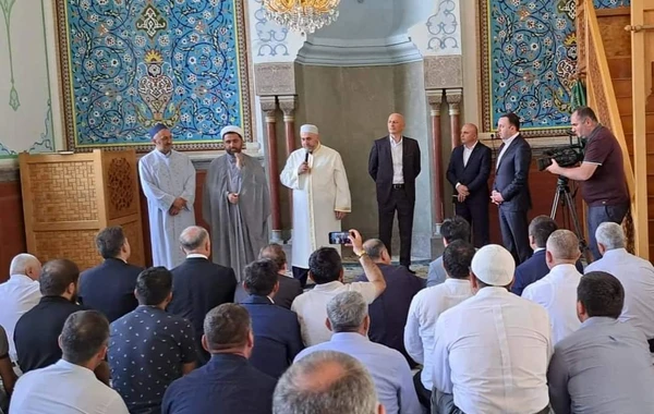 İrakli Qaribaşvili Tbilisi Cümə məscidində - FOTO