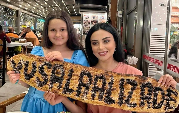 Vüsalə Əlizadənin qızı Diləklə istirahətindən GÖRÜNTÜLƏR - FOTO