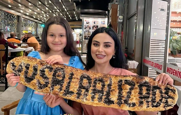 Vüsalə Əlizadənin qızı Diləklə istirahətindən GÖRÜNTÜLƏR - FOTO