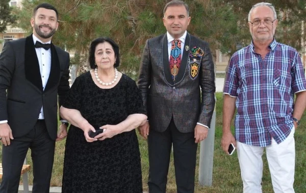 Nazir Bakıda internat məktəbindəki toyda rəqs etdi - FOTO/VİDEO