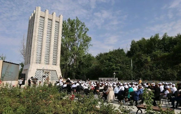 Мехрибан Алиева поделилась публикациями в связи с Днями поэзии Вагифа - ВИДЕО