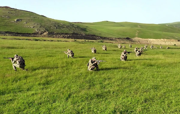 Hərbi vəzifəlilərin təlim toplanışı davam edir