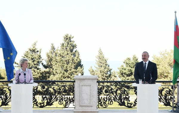 Azərbaycan və Avropa Komissiyasının prezidenti mətbuata bəyanatlarla çıxış etdilər - TAM MƏTN
