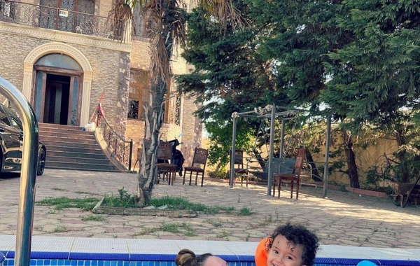 Xatirə İslam dəbdəbəli bağ evindən görüntülərini paylaşdı - FOTO