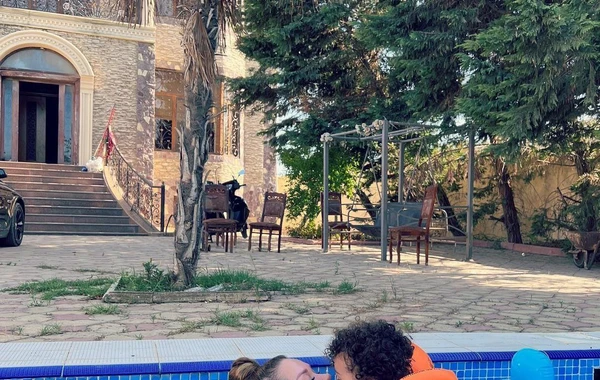 Xatirə İslam dəbdəbəli bağ evindən görüntülərini paylaşdı - FOTO