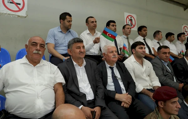 Protezlə təmin edilən qazilər futbol oynayıb - FOTO
