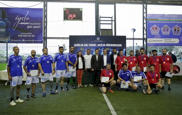Protezlə təmin edilən qazilər futbol oynayıb - FOTO