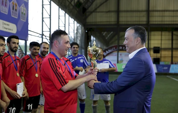 Protezlə təmin edilən qazilər futbol oynayıb - FOTO