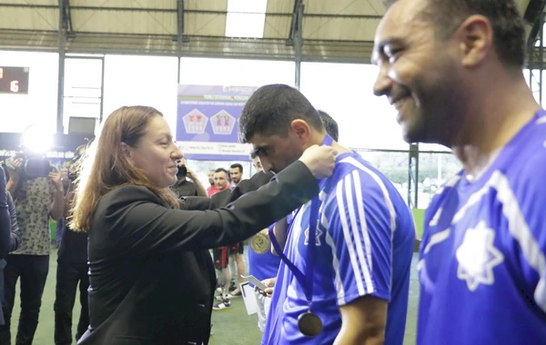 Protezlə təmin edilən qazilər futbol oynayıb - FOTO