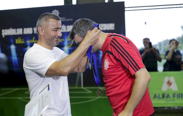 Protezlə təmin edilən qazilər futbol oynayıb - FOTO