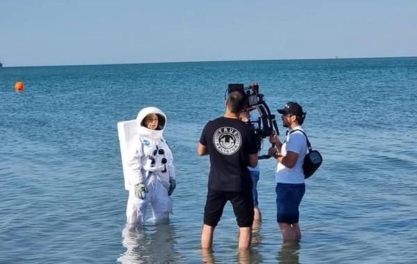 Damla "İlan"dakı kosmonavt geyimi üçün 3 000 AZN ödədi - VİDEO