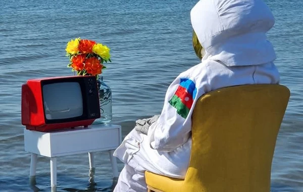 Damla "İlan"dakı kosmonavt geyimi üçün 3 000 AZN ödədi - VİDEO