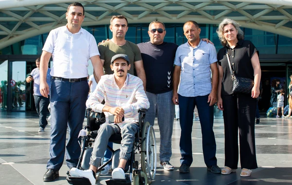 Türkiyədə müalicə alan 10 qazi Azərbaycana qayıtdı: Daha iki nəfər müalicəyə göndərildi - FOTO