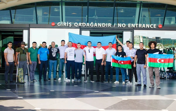 Türkiyədə müalicə alan 10 qazi Azərbaycana qayıtdı: Daha iki nəfər müalicəyə göndərildi - FOTO