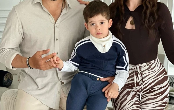 Fahriye Evcen oğluna görə RESTORANI TƏRK ETDİ - FOTO