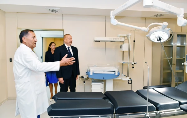 İlham Əliyev və Mehriban Əliyeva Bakıda doğum evində aparılmış əsaslı təmirdən sonra yaradılan şəraitlə tanış olublar