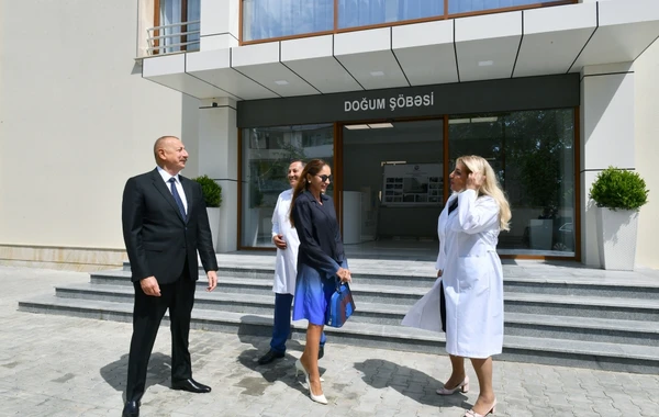 İlham Əliyev və Mehriban Əliyeva Bakıda doğum evində aparılmış əsaslı təmirdən sonra yaradılan şəraitlə tanış olublar