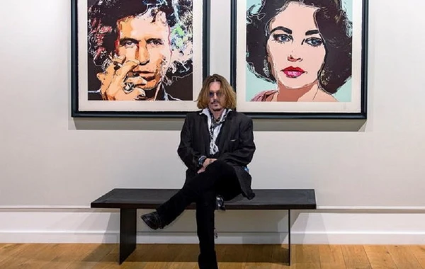 Джонни Депп дебютировал как художник и за несколько часов продал 780 своих работ - ФОТО