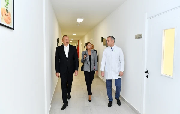 Ильхам Алиев и Мехрибан Алиева ознакомились с предприятием ООО "Grand-Agro Invitro" - ФОТО