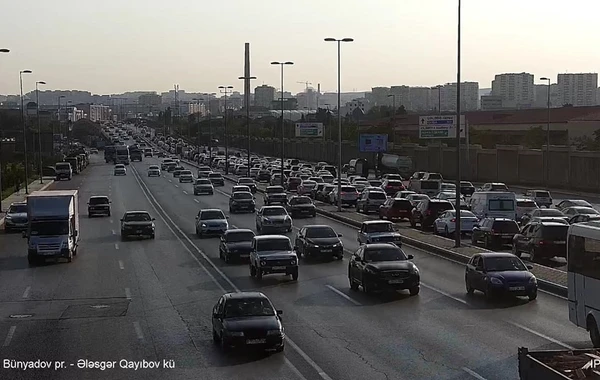 Bakıda sıxlıq olan yollar - SİYAHI - FOTO
