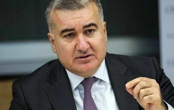 Azərbaycanın Britaniyadakı səfiri: "Radikalların səfirliyə hücumu qəbuledilməz və barbarcadır"