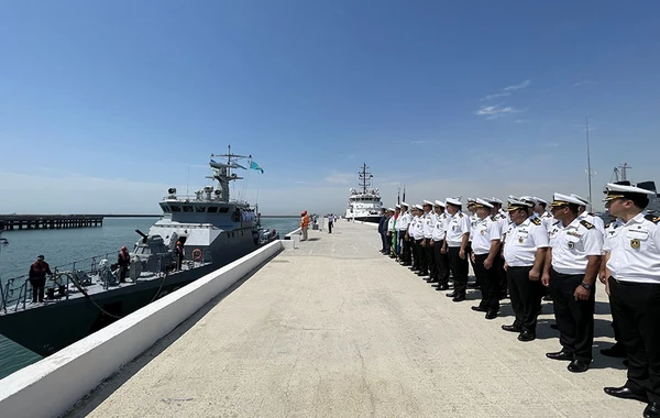 Qazaxıstanın hərbi gəmiləri ölkəmizə gəlib - FOTO