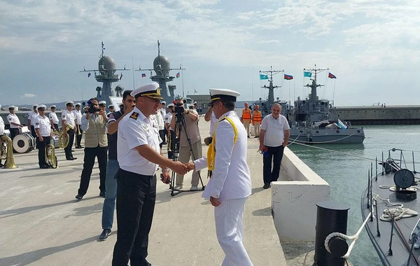 İranın hərbi gəmiləri Bakıya gəlib - FOTO