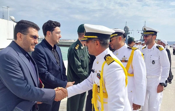 İranın hərbi gəmiləri Bakıya gəlib - FOTO