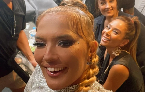 Demet Akalın: "Anar mənim üçün 1 aya saç hazırlatdırdı" - FOTO/VİDEO