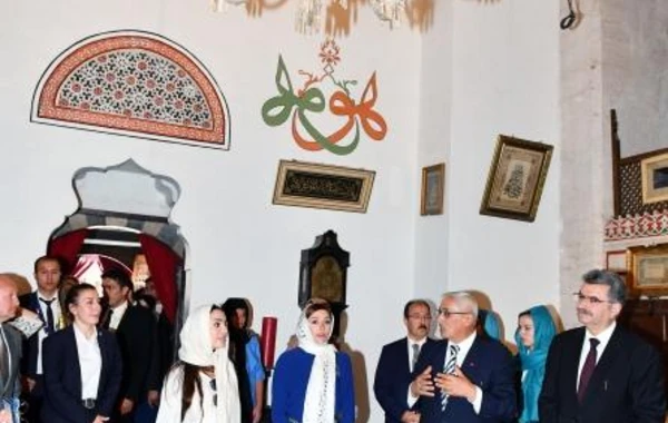 Mehriban Əliyeva və Leyla Əliyeva Konyada Mövlanə muzeyini ziyarət edib - FOTO