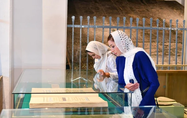 Mehriban Əliyeva və Leyla Əliyeva Konyada Mövlanə muzeyini ziyarət edib - FOTO