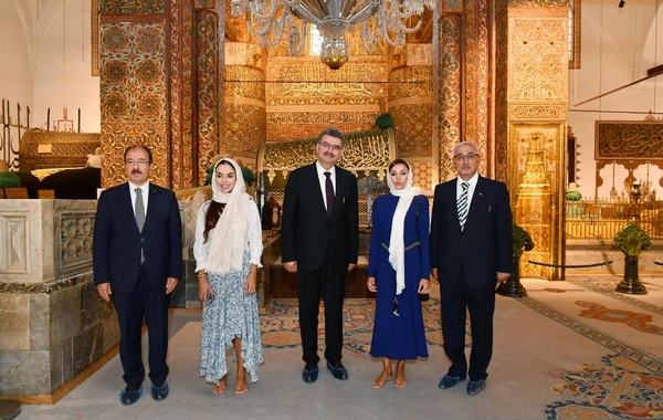 Mehriban Əliyeva və Leyla Əliyeva Konyada Mövlanə muzeyini ziyarət edib - FOTO