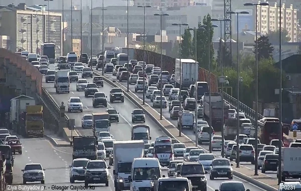 Bakıda sıxlıq olan yollar - SİYAHI