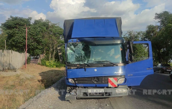 Mikroavtobus və yük avtomobili toqquşub - Yaralananlar var - FOTO