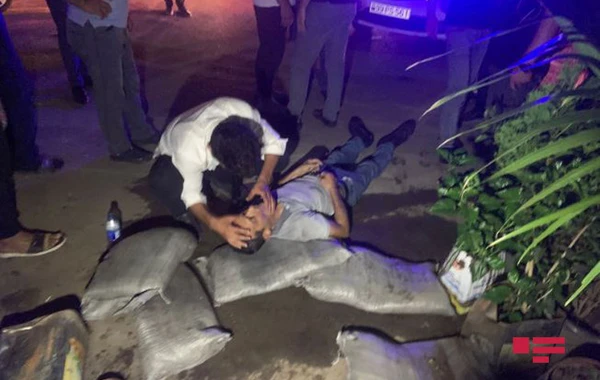 Пьяный водитель въехал в цветочный павильон на шоссе Баку-Сумгайыт - ФОТО