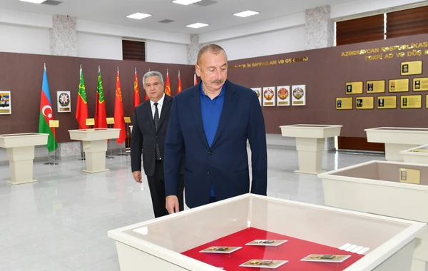 Ильхам Алиев на открытии Центра юных умельцев и Музея государственных символов в Агсу - ФОТО