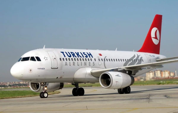 Bişkek-Antalya reysini həyata keçirən təyyarə Bakıya təcili eniş etdi